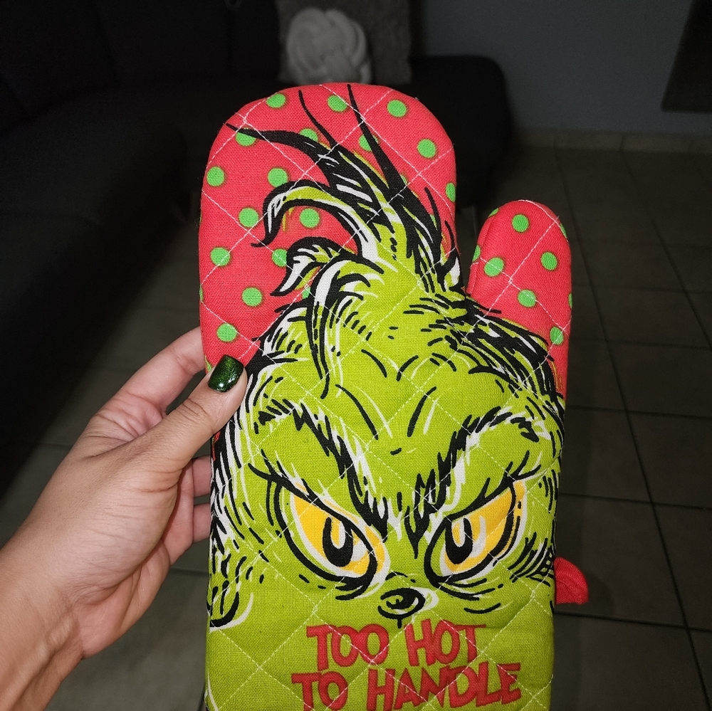Grinch kitchen handle